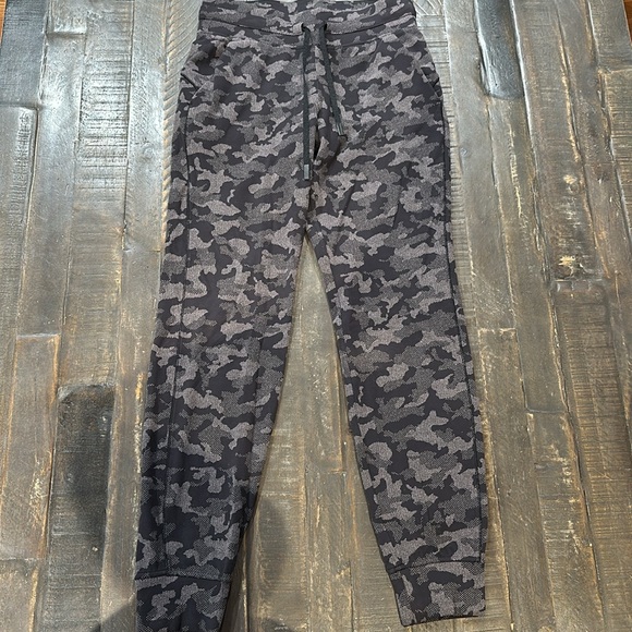 Lululemon Ready To Rulu Jogger Black Lunar Rock Heritage Camo Jacquard Size 6 - Picture 3 of 8
